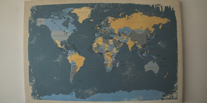 Wereldkaart aan de muur